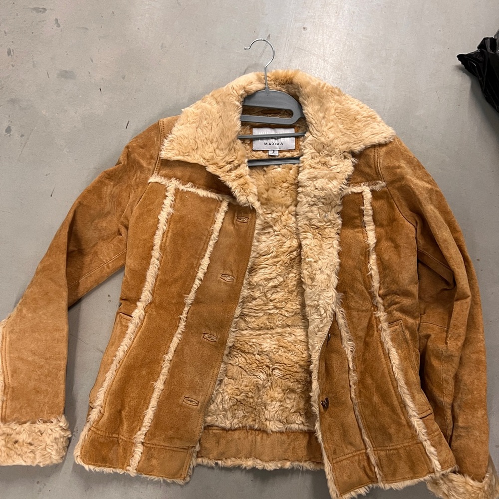 Beautiful Wilson LEATHER Suede Jacket with Fur details! Real Leather